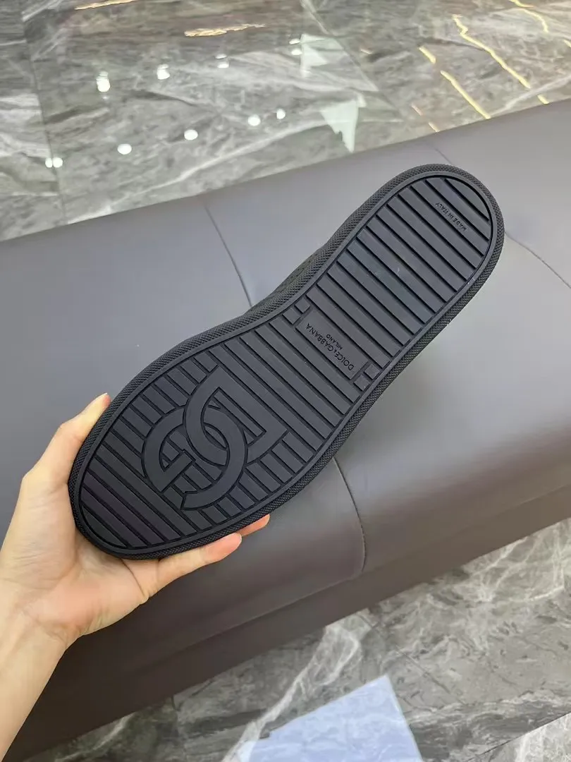 Men's Men's Shoes 💰400 [New Style] 🐝🐝DG—Dolce&G men's calfskin sneakers Portofino Yacht shoes, simple and versatile design, unique saddle leather soles. The Dolce &G logo rear wing is the icing on the cake. Imported cowhide + rubber outsole Size: 39-44 (customized at 38.45)